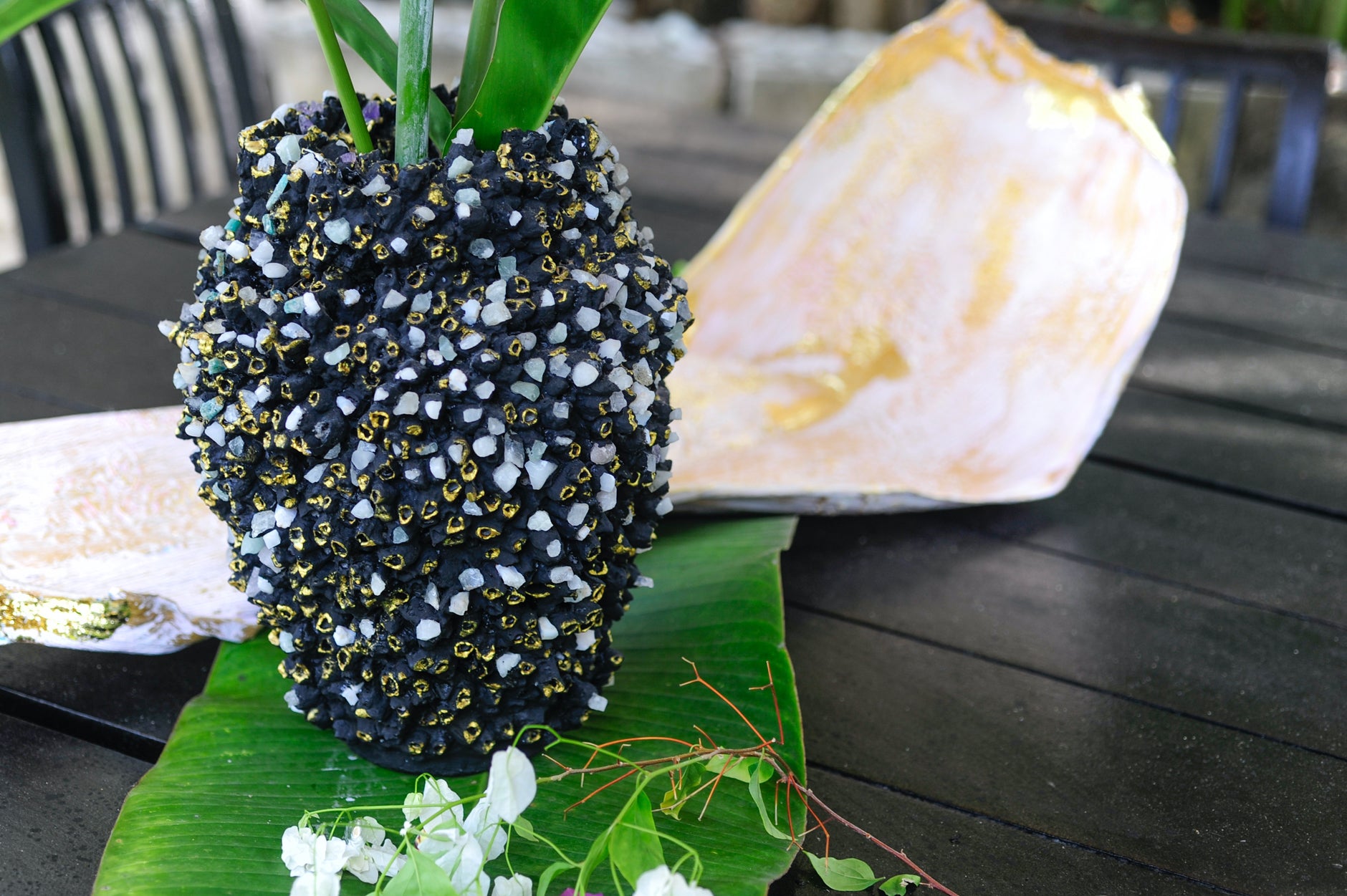 Black and Gold Crystal Vase (Large)