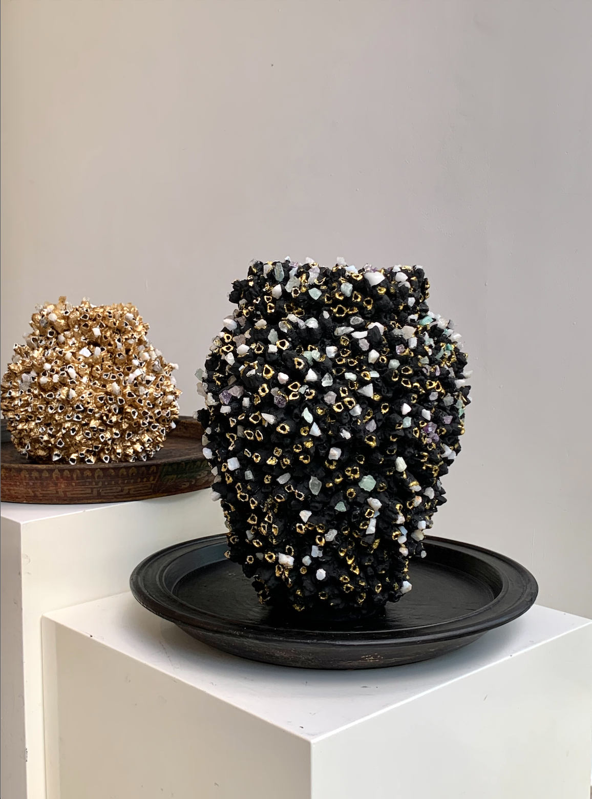Gold Seashell Vase (Medium)