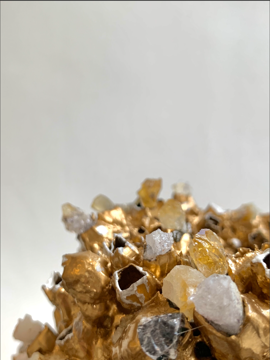 Gold Seashell Vase (Medium)